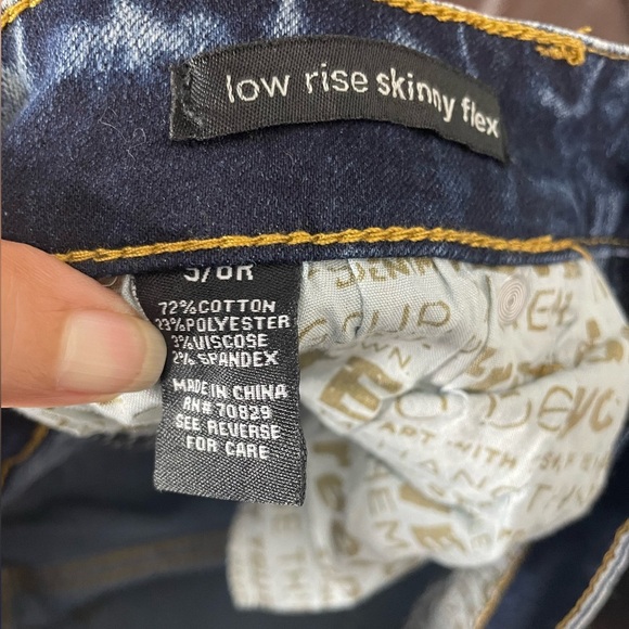 Rue21 Premium Blue Jeans with Floral Embroidery Size 5/6 - Picture 9 of 9